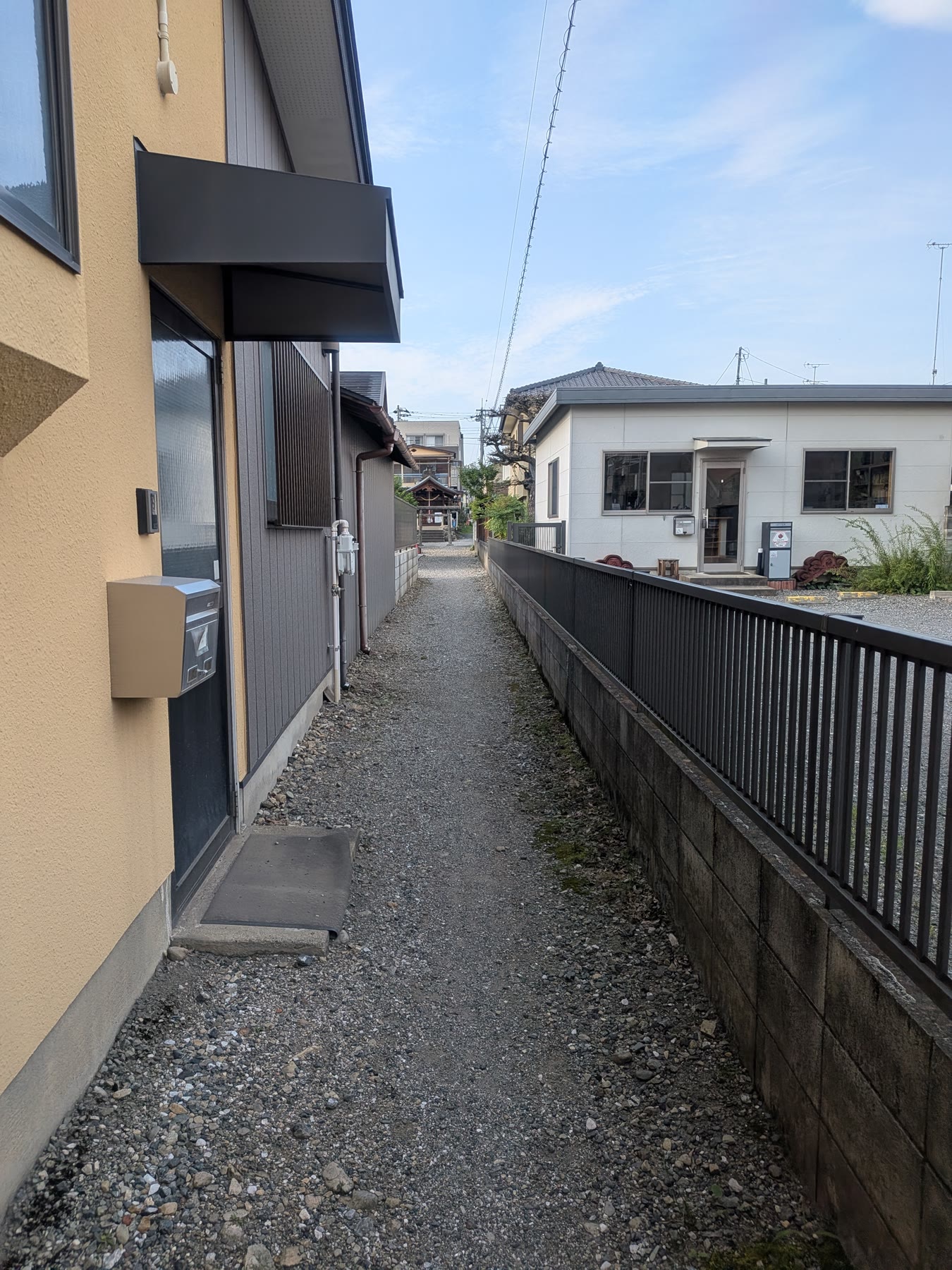 Narrow approach to Hanno Yasaka Shrine